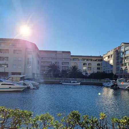Apartment Le Port Cros 10, Superbe En Bord De Mer, Jolie Vue, Parking Prive, Climatisation Sète