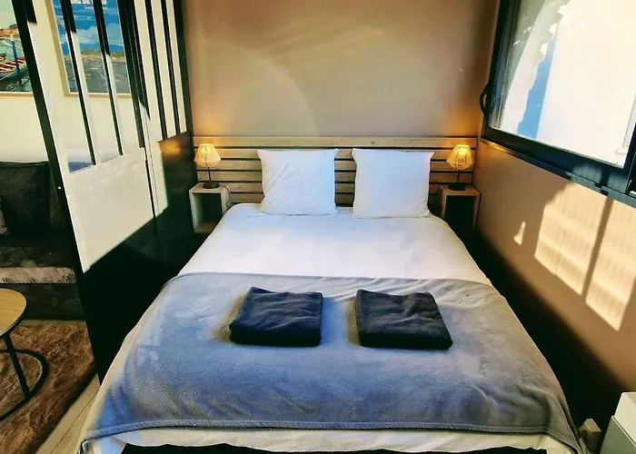 Le Port Cros 10, Superbe En Bord De Mer, Jolie Vue, Parking Prive, Climatisation Lägenhet Sète